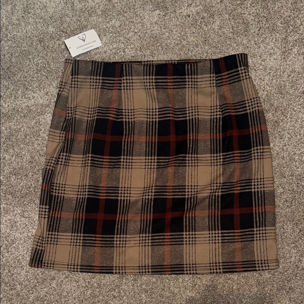 Windsor Tan and Cream Skirt - Picture 2 of 3